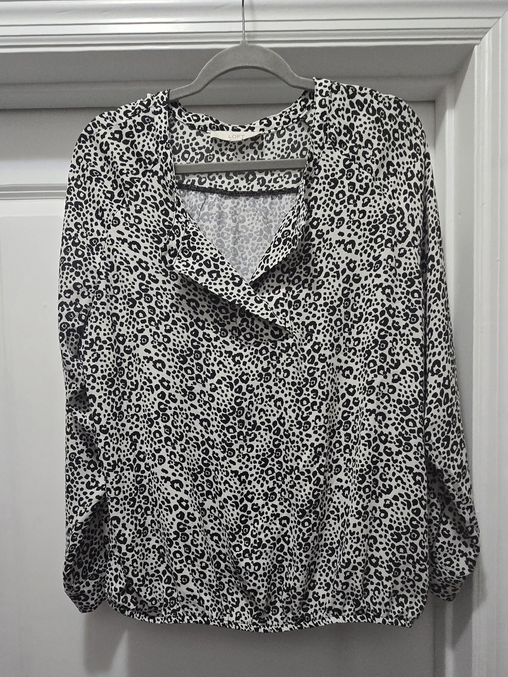 LOFT Black White Leopard Animal Print V-Neck Mixed Media Blouse Large